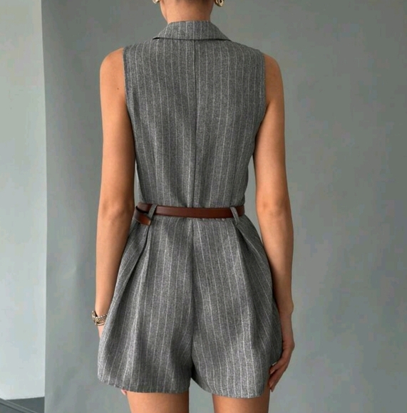 Women's Sleeveless V-Neck Striped Jumpsuit, Casual & Simple - Picture 3 of 4